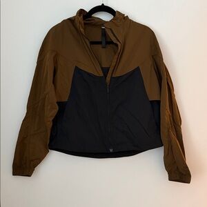 Lululemon wind breaker jacket size 4